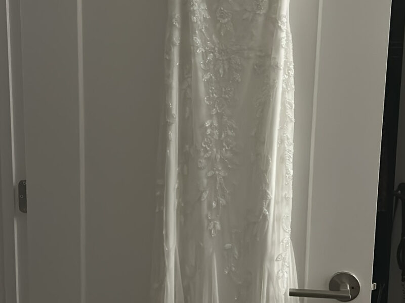 New never worn wedding dress
