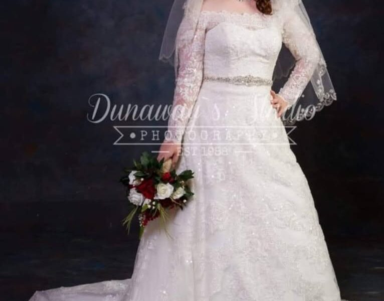 Oleg Cassini Wedding Dress CWG765 Size 12 - comes with Veil, Sash, and Petticoat