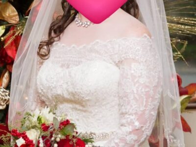 Oleg Cassini Wedding Dress CWG765 Size 12 - comes with Veil, Sash, and Petticoat