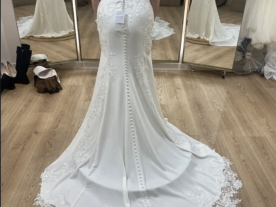 Beautiful ivory Madi Lane fitted wedding dress